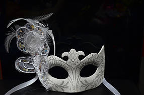 Маска карнавальна біла (паєтки)