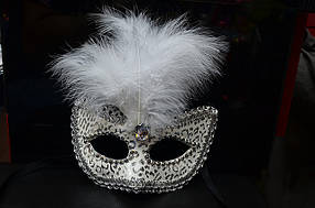 Маска карнавальна біла "Піро"