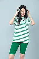 Жіночий костюм велосипедки і довга футболка