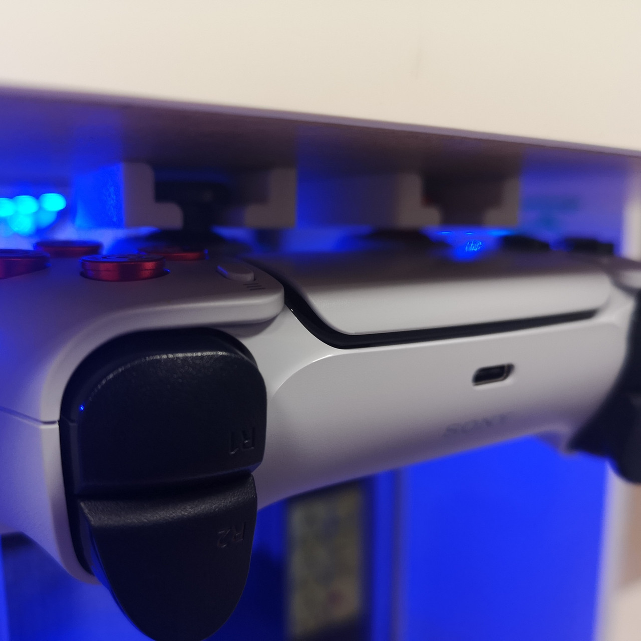 Кріплення для геймпада PS5 / Тримач - кронштейн для джойстика під стіл, шафа пластиковий