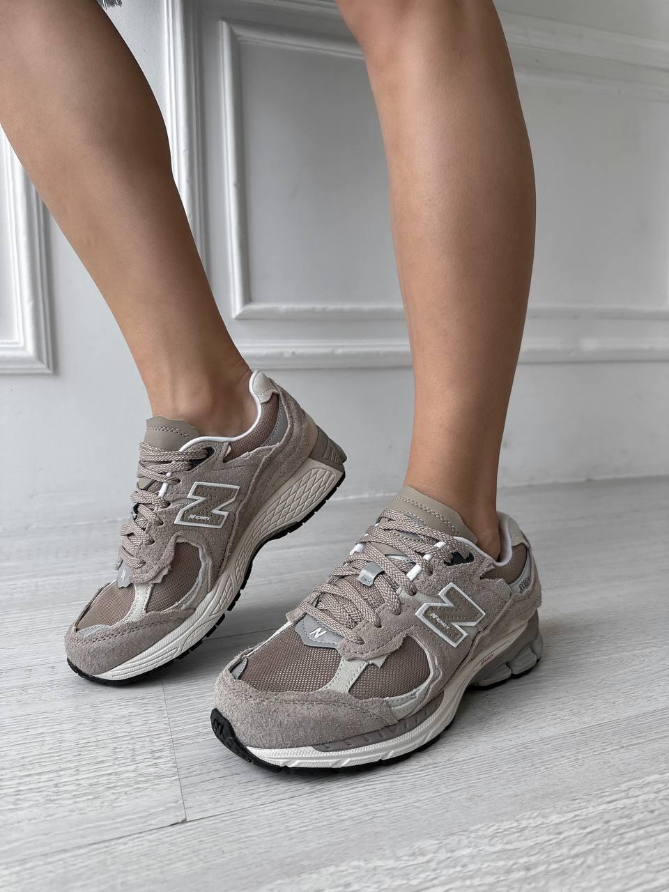 Жіночі кросівки New Balance 2002R Brown (світло-коричневі) красиві модні кроси Art 88455 топ