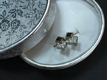 Срібні сережки ХЮЗ "Чорний фіаніт", вставка - фіаніт, алмаз 4.3 г + подарункова коробочка (Ср1552)