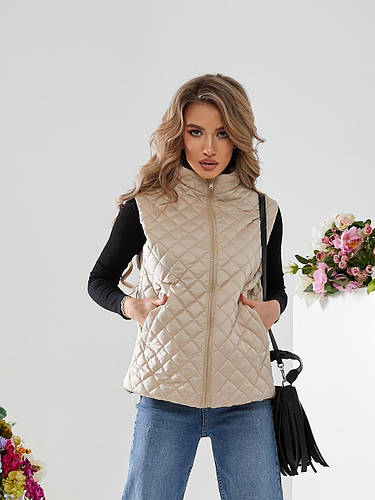 Купить Женская укороченная жилетка бежевого цвета р.46 405250, цена 849 ...