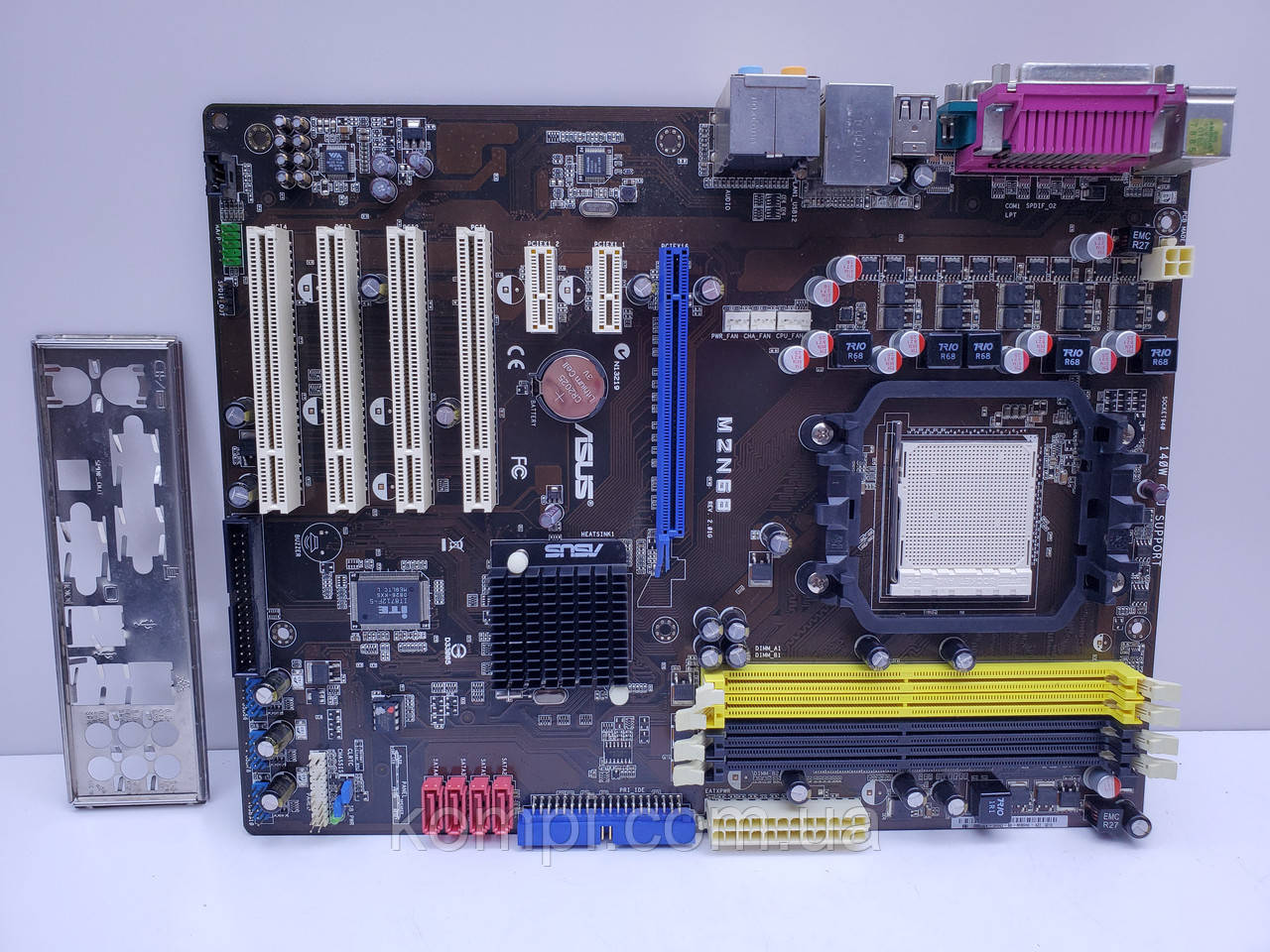 Материнська плата ASUS M2N68 AM2+ DDR2