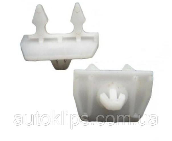 Кліпса кріплення молдингу Mercedes W124, W201 OEM: A0019884681