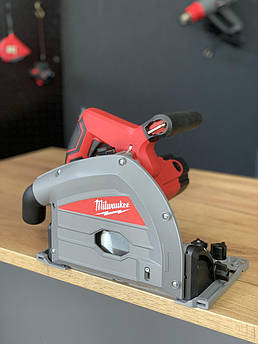 Циркулярна пила Milwaukee M18 2632-20 [1650Вт / 6000об.хв / 165мм]