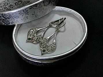 Срібні сережки ХЮЗ "Танцювальний бриз", вставка - гранат 5.7 г, + подарункова коробочка (Ср1563)