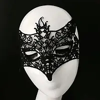 Маскарадная маска из черного кружева