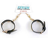 Наручники БДСМ із штучної шкіри із кристалами золотистого кольору Fetish Boss Series Кайф, фото 2