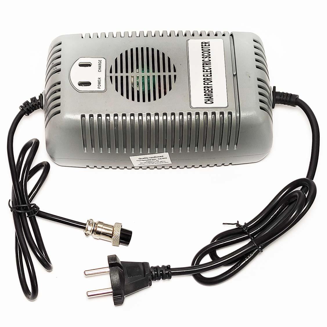 Зарядний пристрій 48 V 2.5 A для квадроциклів, автоматичний із кулером, штекер круглий, фото 1