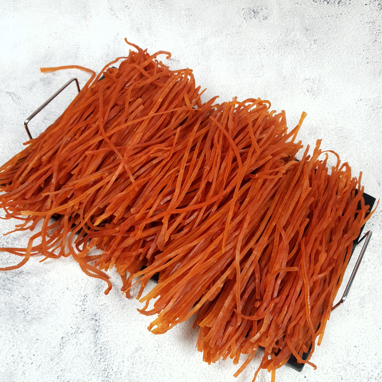 Павутинка (кальмарова) з червоним перцем Преміум, 1кг, закуски до пива, кальмарові - фото 1 - id-p996436997