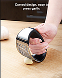 Прес для часнику Garlic press 10.7х5.1х6.9 см із неіржавкої сталі з пластиковою ручкою, фото 3