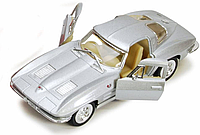 Детская модель машинки corvette "sting rey" 1963 kinsmart kt5358w инерционная, 1:32 (silver)