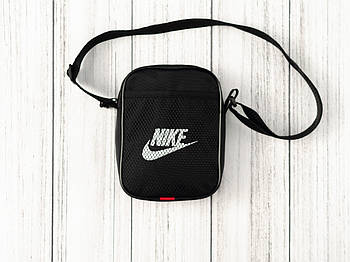 Маленька Сумка Nike чорного кольору / Чоловіча спортивна сумка через плече найк / Барсетка Nike