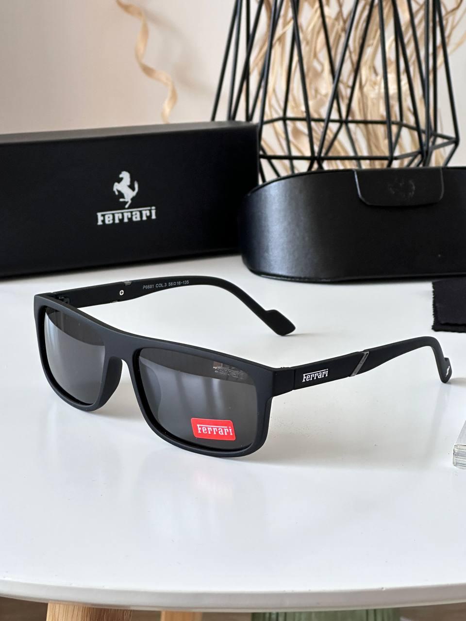 Ретро мужские солнцезащитные очки Ferrari Polarized в черной прямоугольной оправе, Черные - фото 2 - id-p1878296745