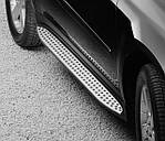 Автомобільні майданчики, пороги, підніжки