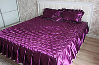 Атласное покрывало на кровать Евро размера с подушками фиолетовое