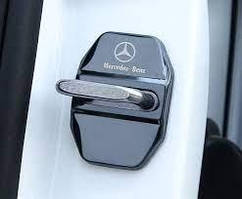 Накладка на дверний замок з емблемою Mercedes-Benz (Мерседес) Комплект 4 шт колір чорний