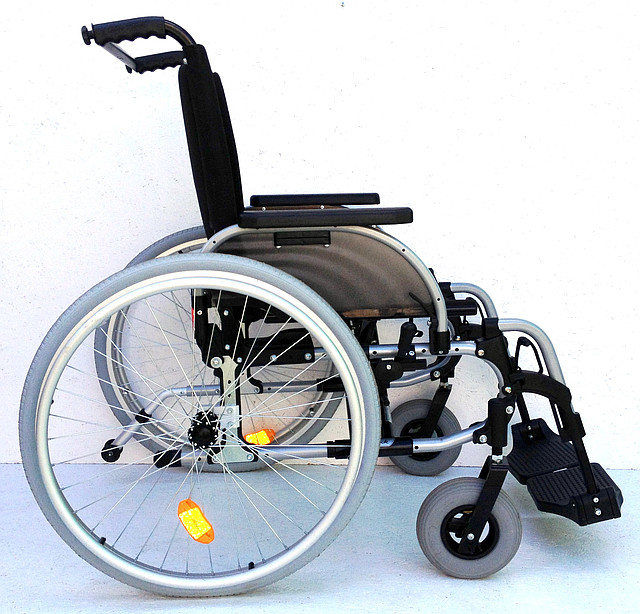 Крісло-коляска для інвалідів Otto Bock Старт
