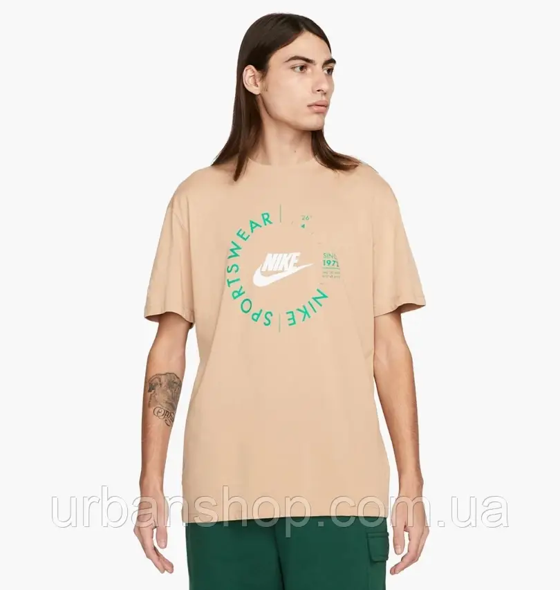 Urbanshop com ua Футболка чоловіча Nike M Nsw Spu Ss Tee Beige FJ5255-200 РОЗМІРИ ЗАПИТУЙТЕ