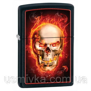 Бензинова запалювала Zippo 28307 BURNING SKULL (Палаючий череп).