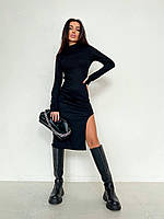 Трендовое чёрное женское платье миди из плотного рубчика моделирует фигуру с разрезом на ноге
