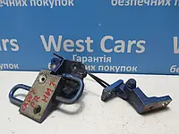 Петлі дверей передніх правих комплект Volkswagen Caddy з 2004  по2014