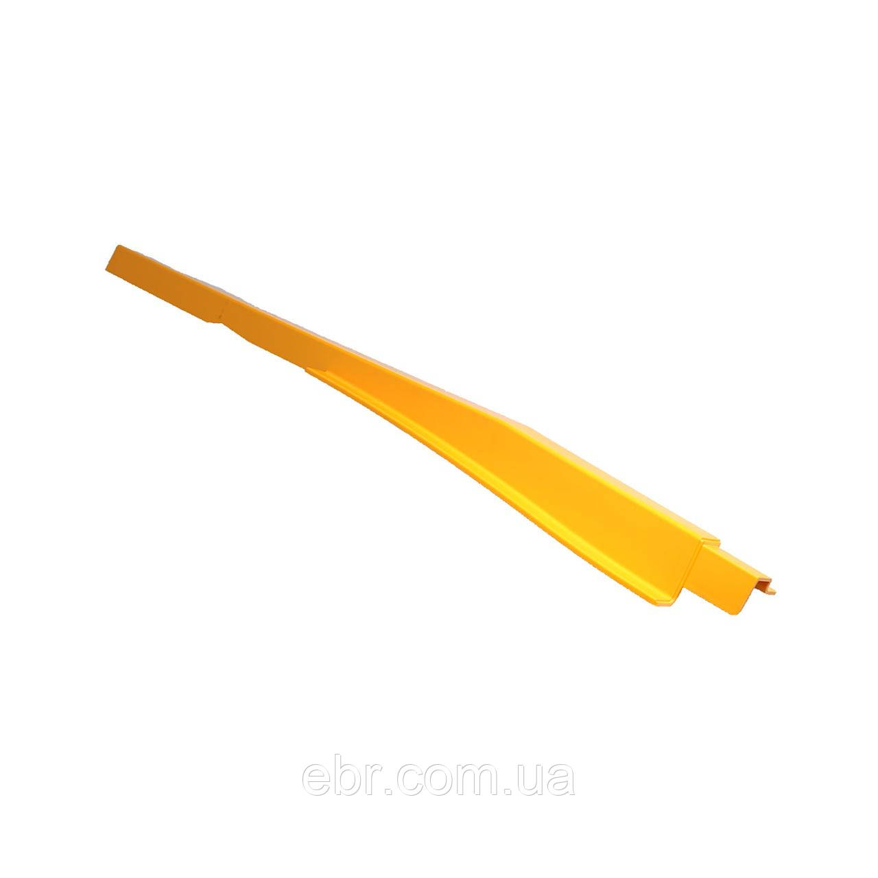 332/P5292, 346/00566 Куточок капота правий (горизонтальний) на JCB