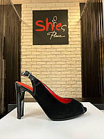 Босоніжки жіночі на підборах чорні з натуральної замші модні стильні 36-й розмір