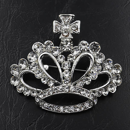 Брошка корона металева срібляста з кристалами білого кольору розмір виробу 45х40 мм, фото 1