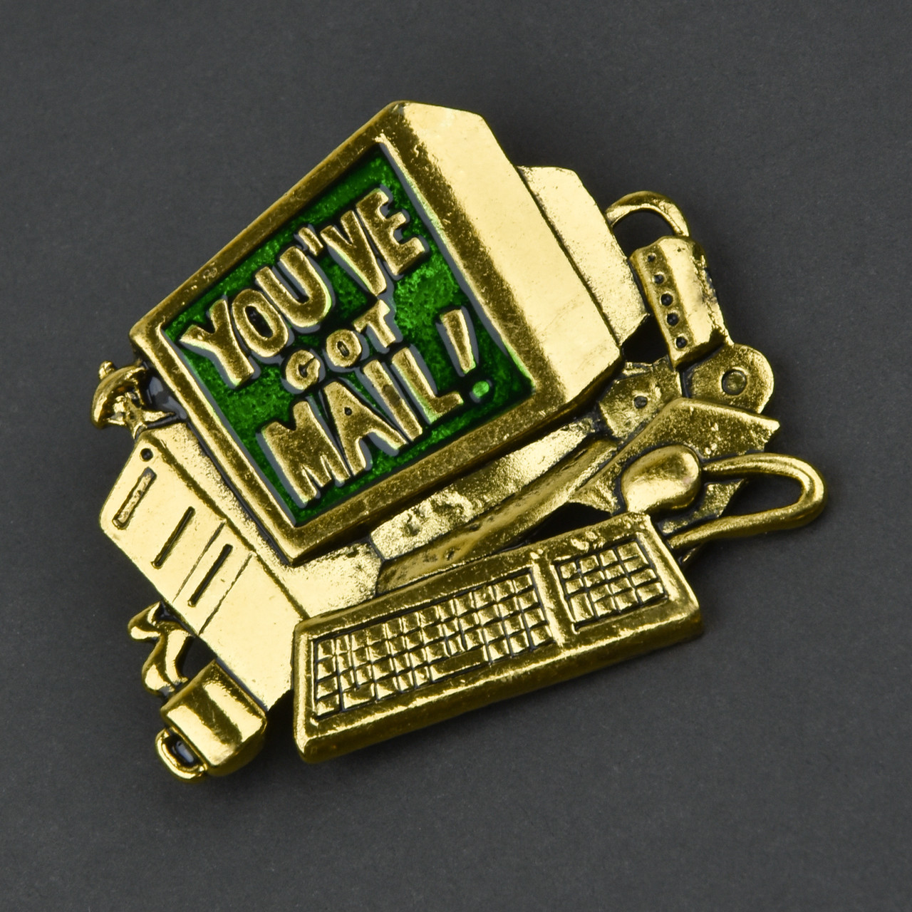 Брошка металева на золотистій основі комп'ютер із написом покритий кольоровою емаллю розмір 40Х45 мм