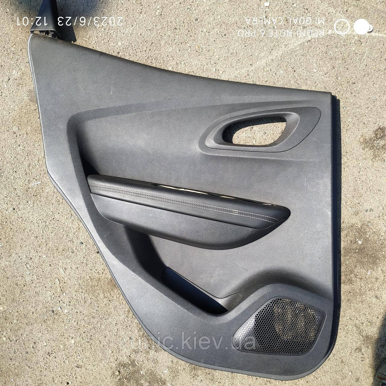 Накладка карта двері задня ліва Рено Каджар б/в