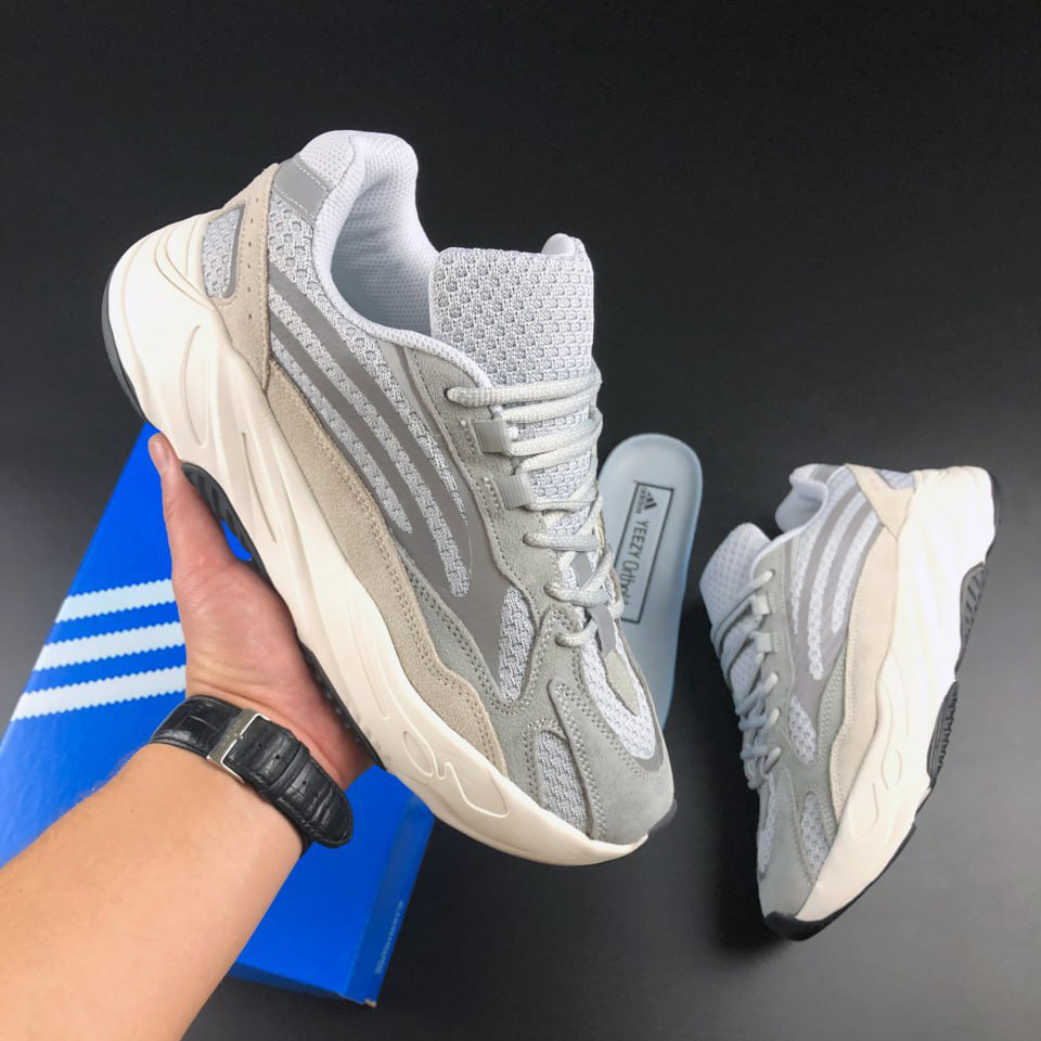 Чоловічі кросівки Adidas Yeezy 700 текстиль замшеві стильні молодіжні сірі
