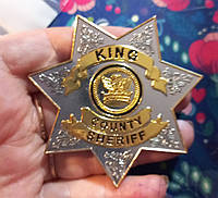 Крупный брошь значок знак звезда шериф sheriff полиция металл золотистый с серебристым