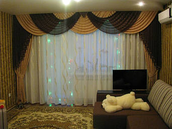 Ламбрекен для зала. Со шторой.