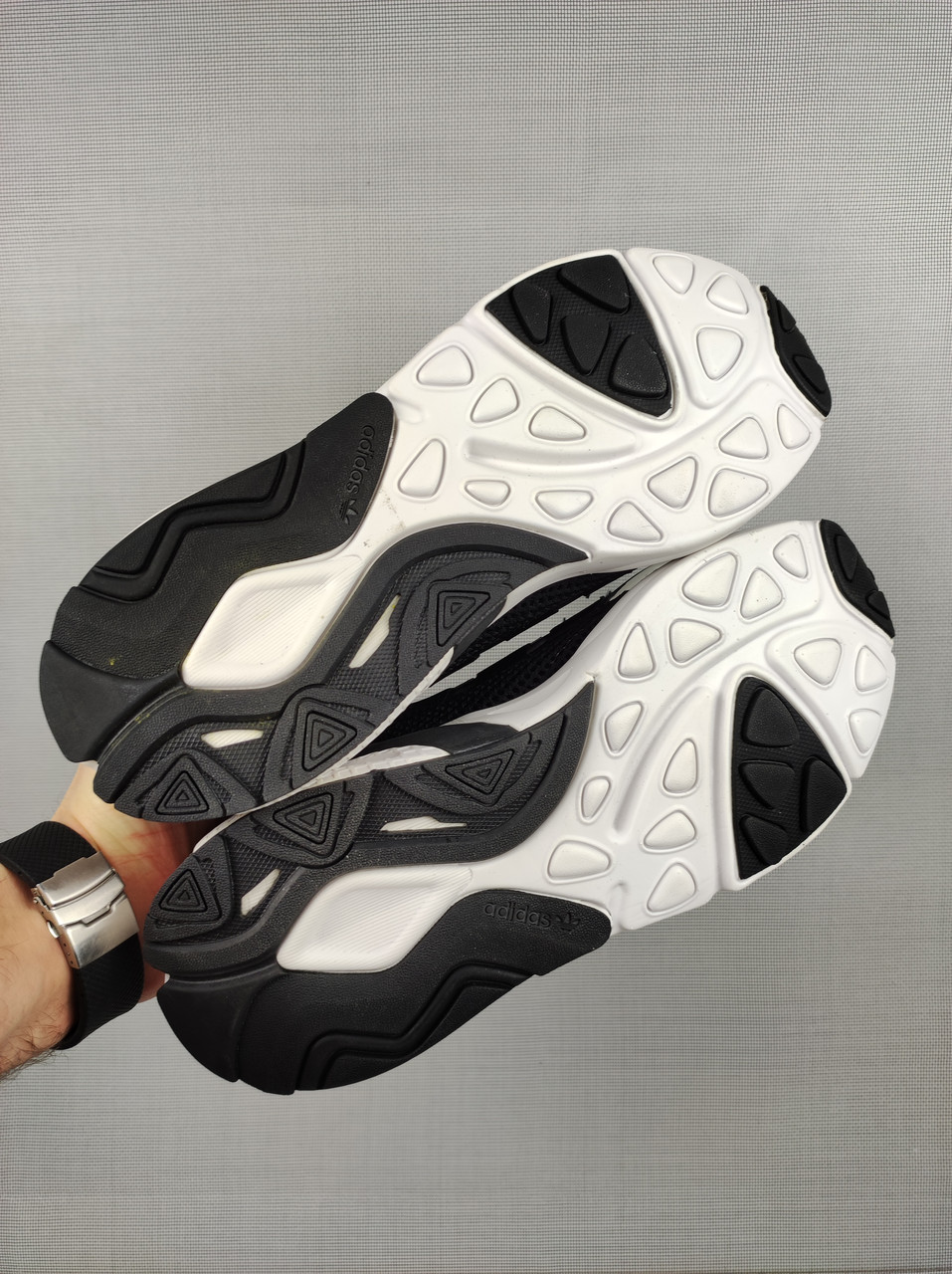 Yeezy sales 600 boost