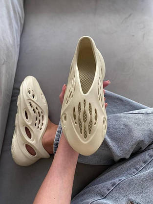 БЕЖЕВІ кросівки Yeezy Foam Runner BEIGE унісекс жіночі, фото 4