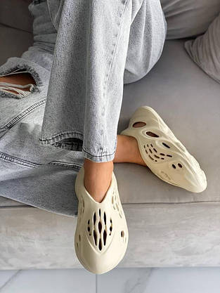 БЕЖЕВІ кросівки Yeezy Foam Runner BEIGE унісекс жіночі, фото 6