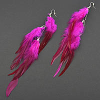 Сережки жіночі довгі рожевого кольору пір'їнки градієнт застібка петля сріблястого кольору довжина 24 см