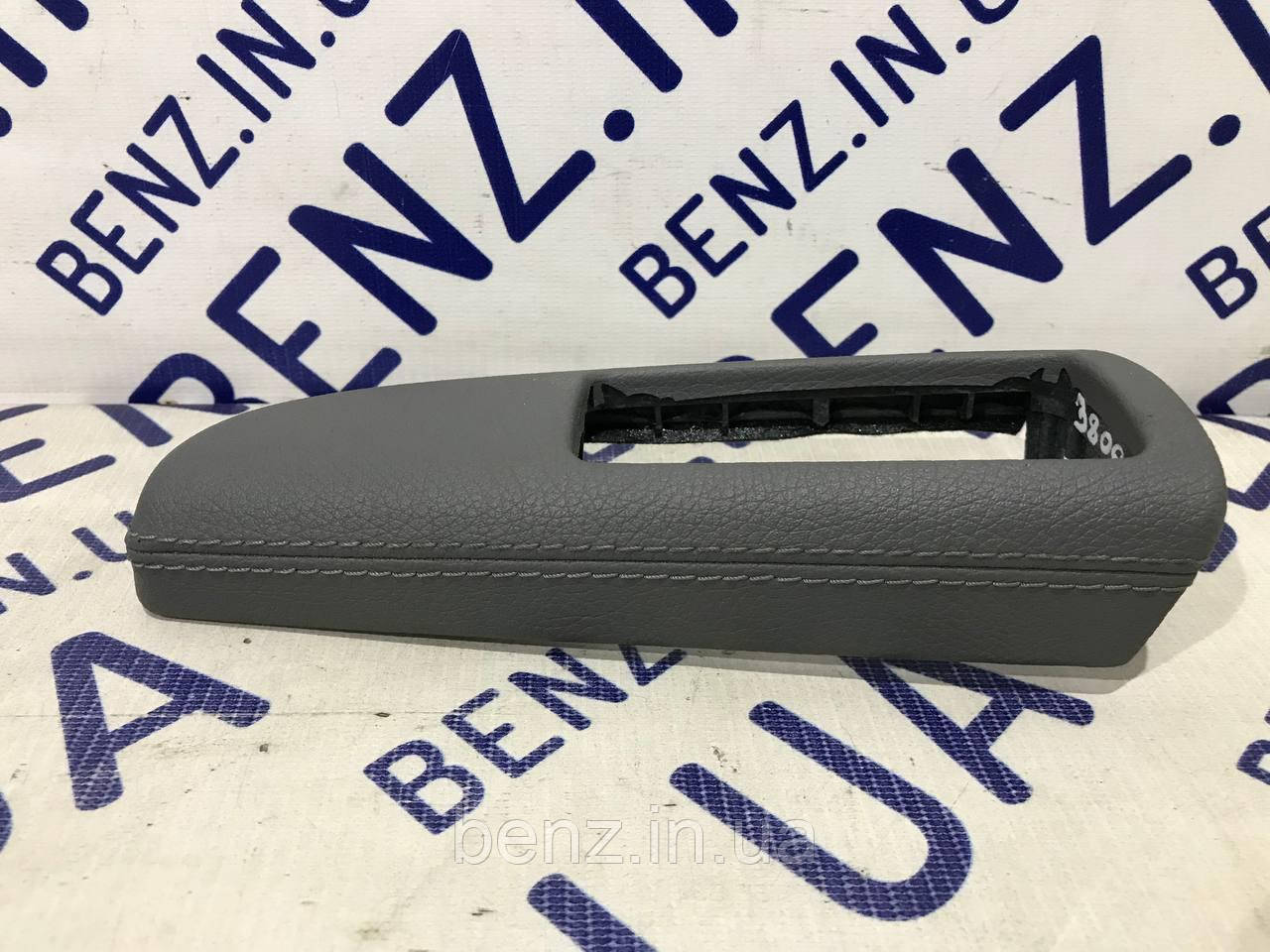 Накладка кнопки склопідіймача задньої правої двері Mercedes W221 A2217300689