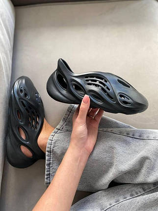 Кросівки Yeezy Foam Runner BLACK унісекс, фото 2