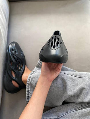 Кросівки чорні Navigator Yeezy Foam Runner BLACK унісекс, фото 5