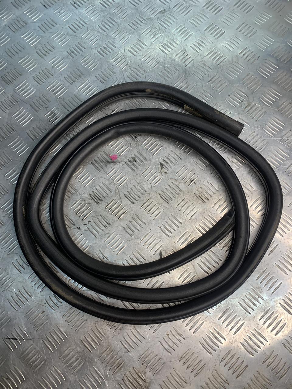 Б/В Ущільнювач задніх дверей BMW X1 E84 51722993436, фото 1