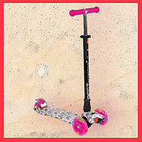 Детский трехколесный самокат розовый для девочки, безопасен и устойчив самокат от 3 лет, колеса со светом