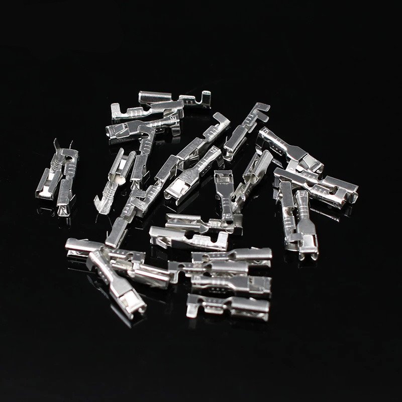 4636597975_w640_h640_razem-28-