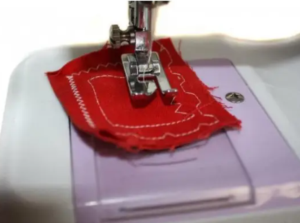 Портативная профессиональная мини швейная машинка с подсветкой, Машинка для шиття, Michley Sewing Machine YASM - фото 9 - id-p1879771222