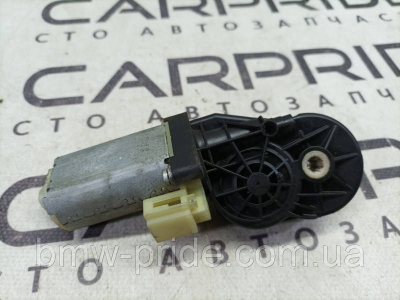 Моторчик регулювання сидіння Cadillac Xt5 3.6 2016 перед лів. (б/у)