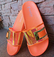 Шльопанці жіночі з яскравою підошвою "Голограма"