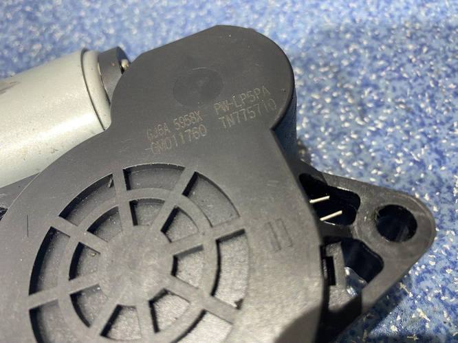 Купить Моторчик стеклоподъемника передний левый GJ6A5958X Mazda, цена ...