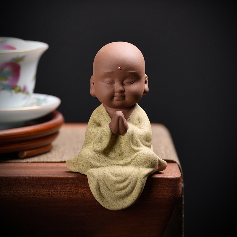 Чайна фігурка у вигляді монаха керамічна